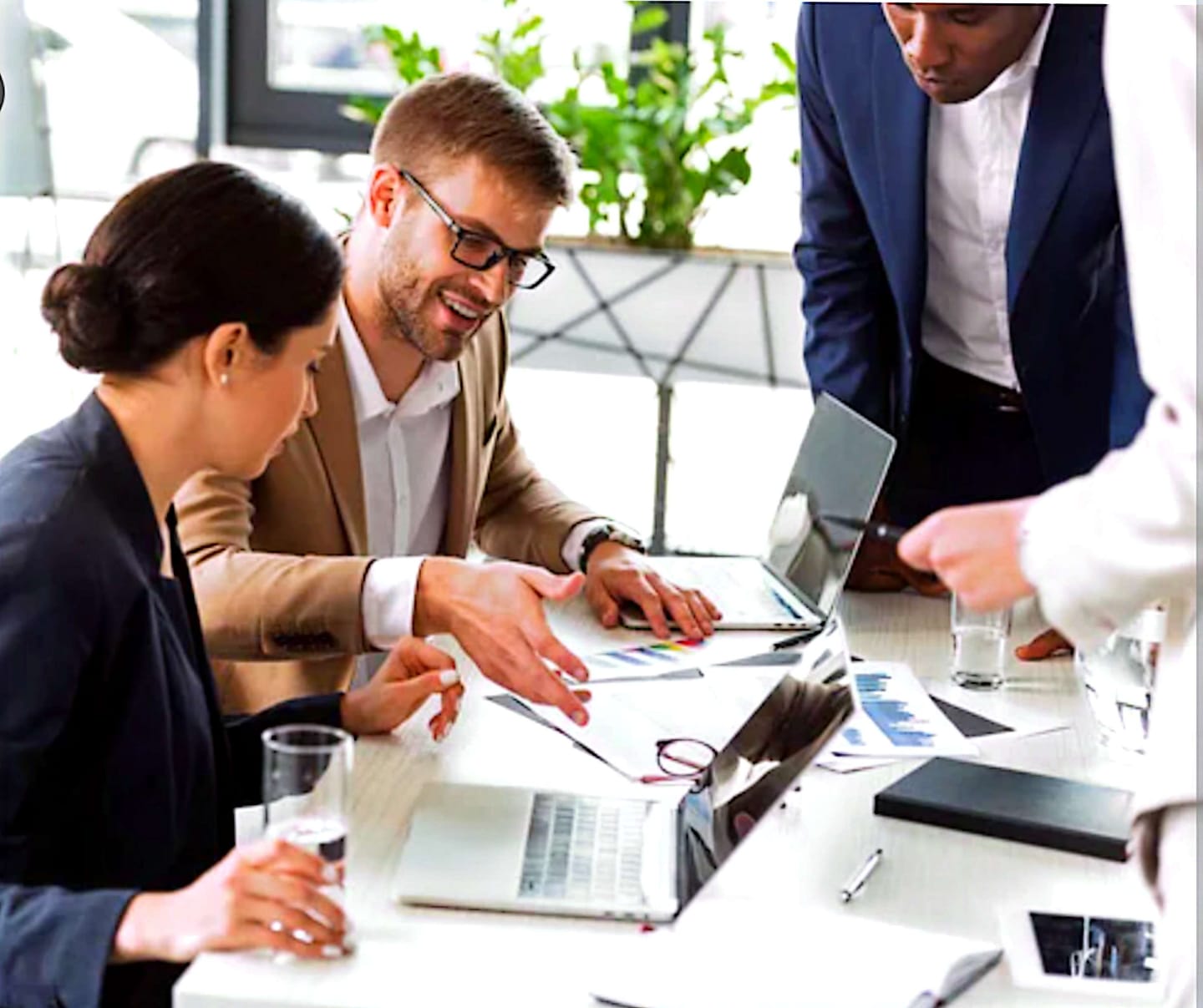 RG PARTICULAR CON AMPLIA EXPERIENCIA FINANCIERA BUSCA ADQUIRIR O ASOCIARSE EN EMPRESAS DE DIVERSOS GIROS EN LA CIUDAD DE MEXICO.